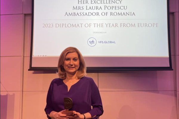 Ambasadorul român Laura Popescu a primit premiul Diplomatul European al Anului la Londra