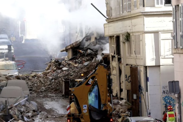 Explozie puternică în Marsilia. Două blocuri s-au prăbușit, 30 de clădiri din zonă au fost evacuate