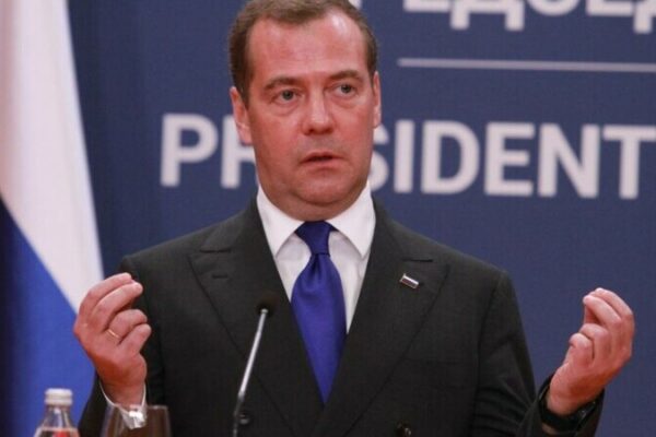 Fostul preşedinte rus, Dmitri Medvedev cere „eliminarea” lui Zelenski