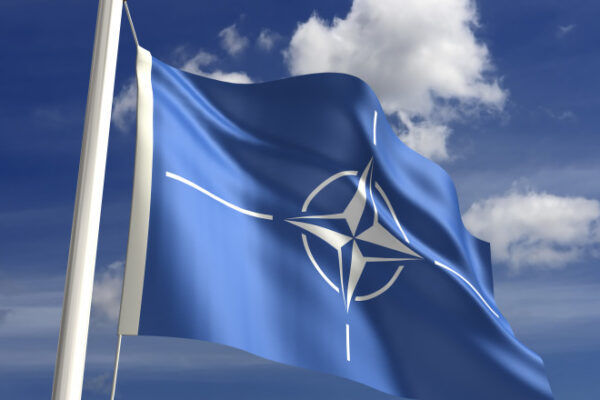 NATO ridică nivelul de alertă al unităţilor aeriene