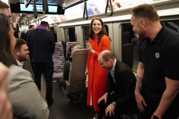 William şi Kate, plimbare cu metroul în Londra